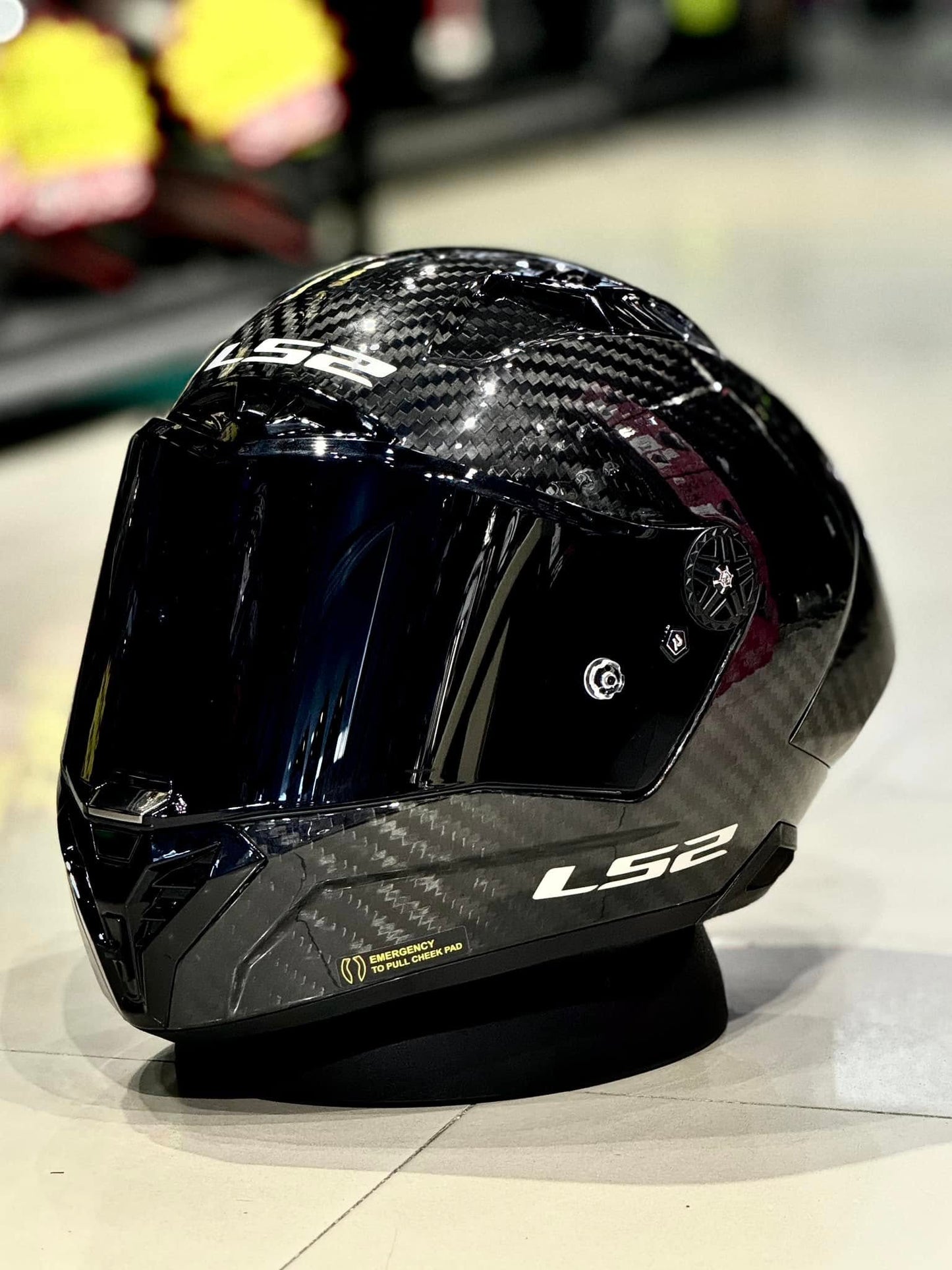 LS2 FF805 THUNDER CARBON GP AERO
