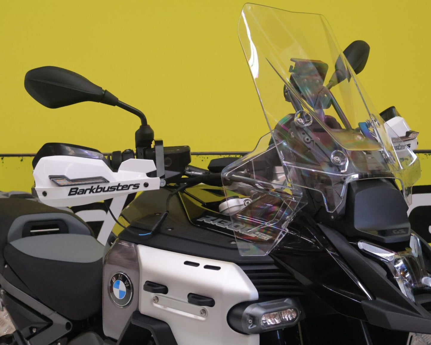 BARKBUSTERS HARDWARE KIT FOR BMW R 1300 GS/GSA – TWO-POINT MOUNT WITH LED SEQUENTIAL INDICATORS