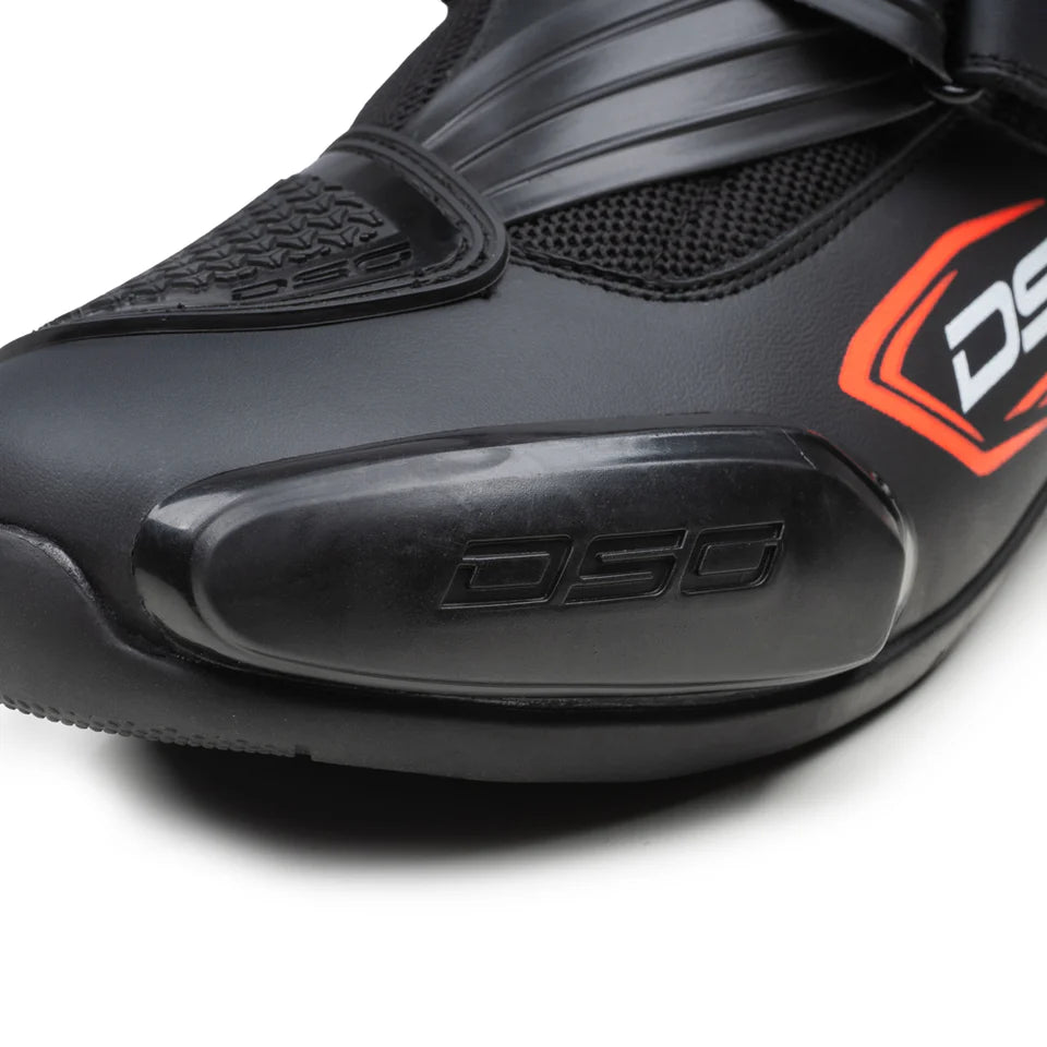 DSG GP-1 RIDING BOOTS BLACK RED