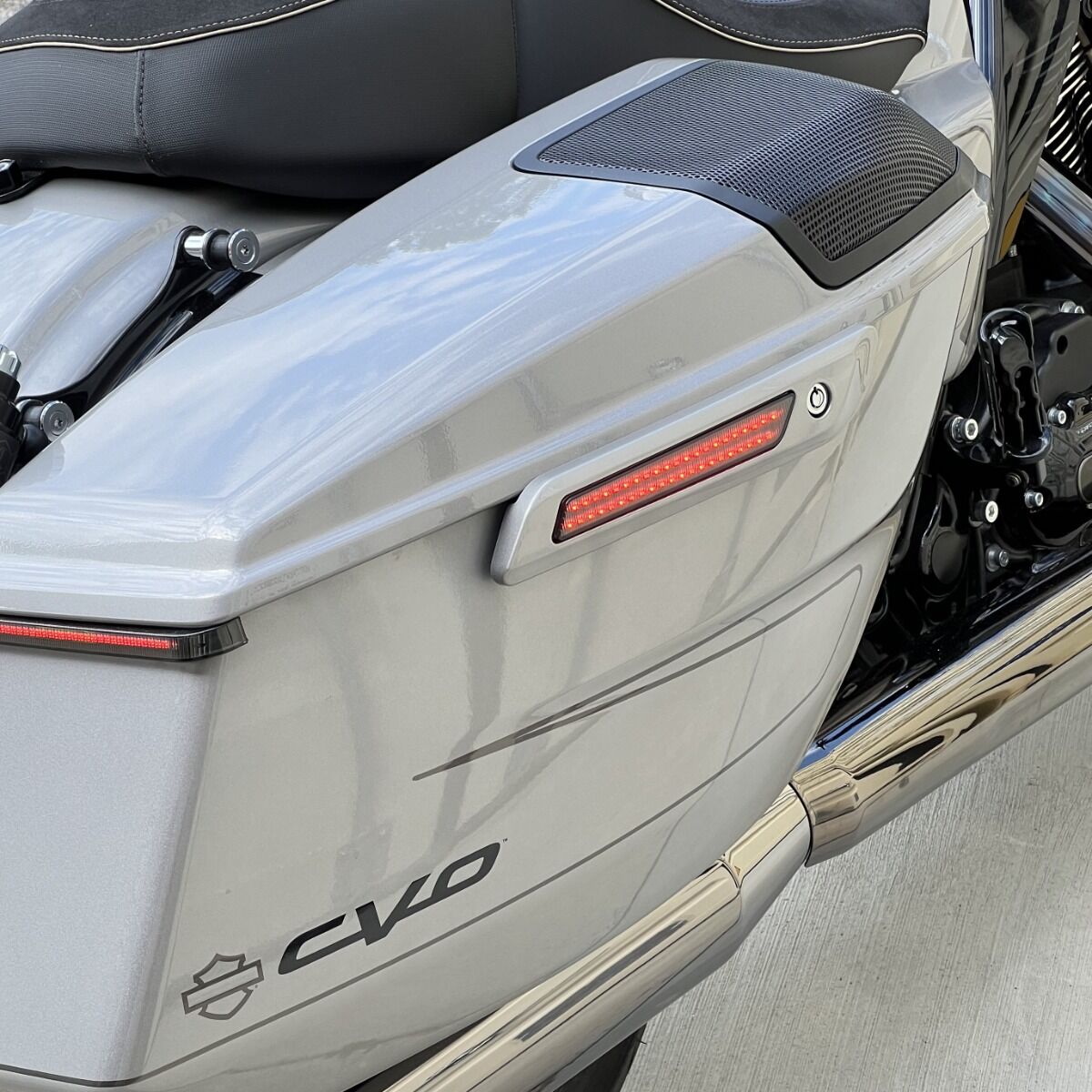 CUSTOM DYNAMICS - SADDLEBAG LED LATCH LIGHTS FOR 2023 CVO & 2024 STREET GLIDE/ROAD GLIDE MODELS